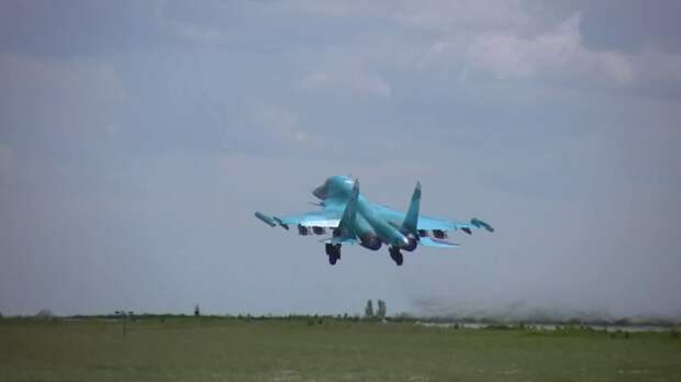 В зоне ответственности группировки войск «Восток»: экипажи Су-34 нанесли удар авиабомбами ФАБ-500 по опорному пункту ВСУ