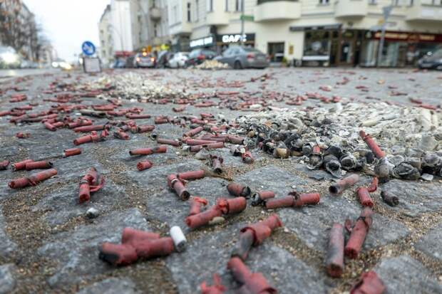 Россиянам грозит штраф до 2000 рублей за шумное празднование Нового года