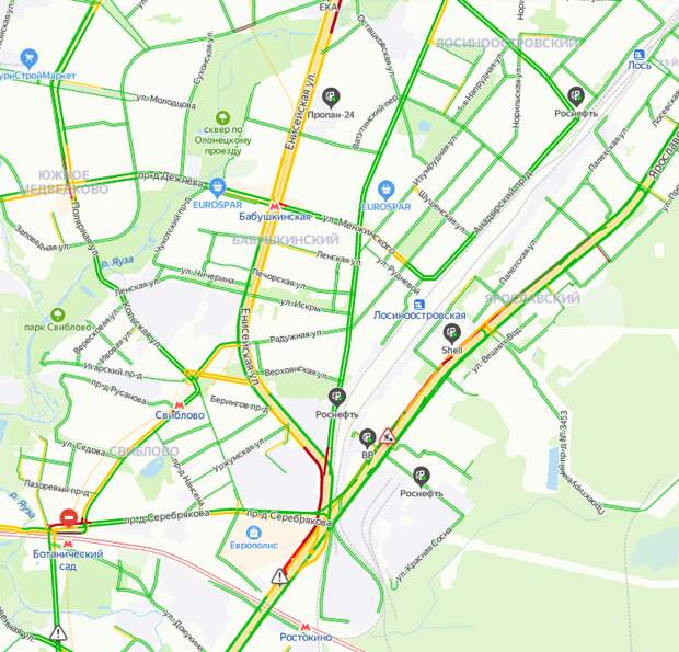 Скопление автотранспорта отмечено утром 10 июня на Енисейской улице