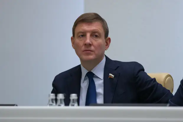 Турчак обрушился с критикой на "московских трибунов": "Значительные" потери, это какие?"