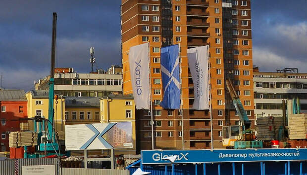 Дольщики ЖК «GloraX Балтийская» готовят жалобы в комстрой из-за доплат за метраж