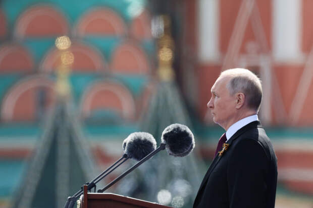 Путин перед Парадом Победы заявил, что Россия переживает рубежный период