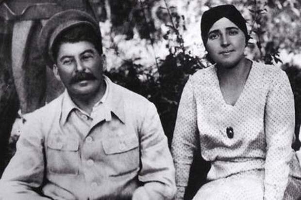 Надежда Аллилуева: почему в СССР скрывали причины смерти жены Сталина