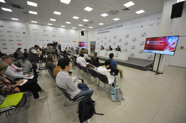 В Екатеринбурге стартовал III Международный форум социальных технологий "СОЦИО"