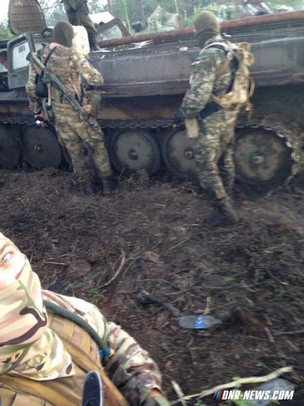 Украинские копатели янтаря сбили 2 беспилотника и атаковали Нацгвардию с помощью бронетехники