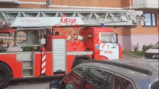 3 человек спасли при пожаре в квартире на Дмитровском шоссе в столице