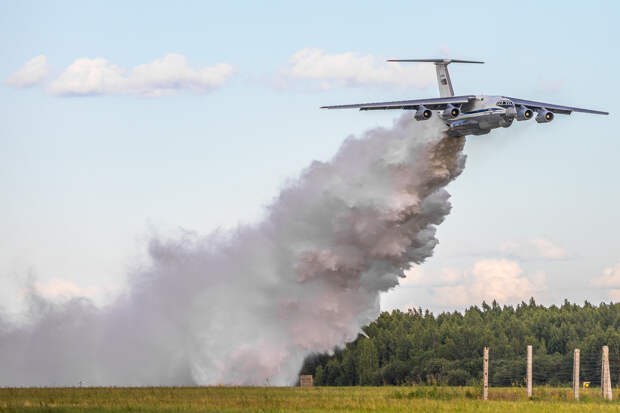 Тверские летчики на Ил-76 потушили условный крупный пожар