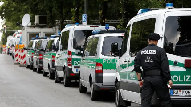 Экс-футболиста «Шальке» и его жену приговорили к тюремному сроку за инсценировку смерти