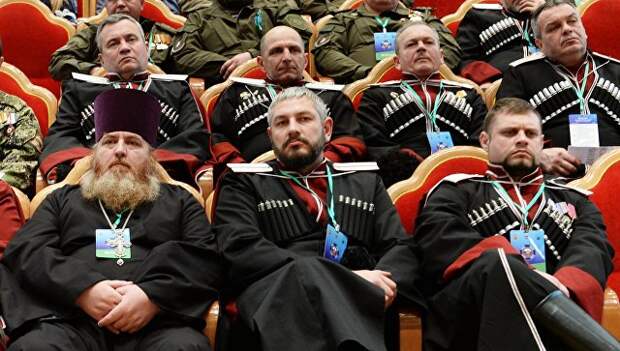 Участники Большого круга российского казачества в Зале церковных соборов Храма Христа Спасителя. 15 февраля 2018