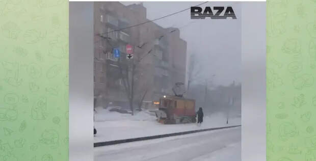 Появились фото и видео мощнейшего снегопада в Москве 19 февраля 2026 года
