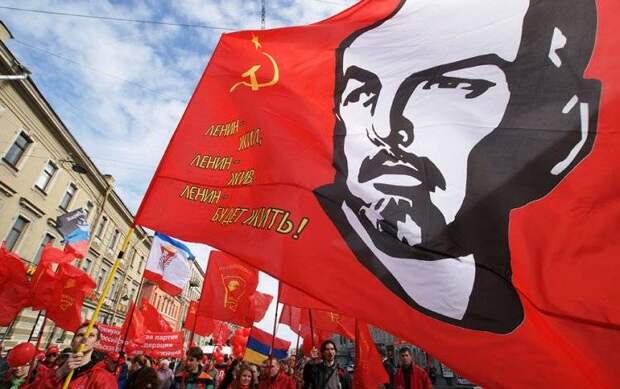 Представители каких профессий в СССР получали самые высокие зарплаты