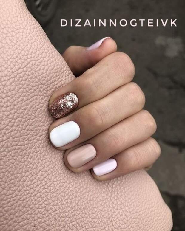 Новогодний маникюр 2020 на короткие ногти: идеи с фото