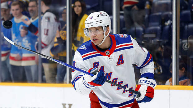 Панарин вышел на третье место в истории «Рейнджерс» по матчам с минимум тремя очками