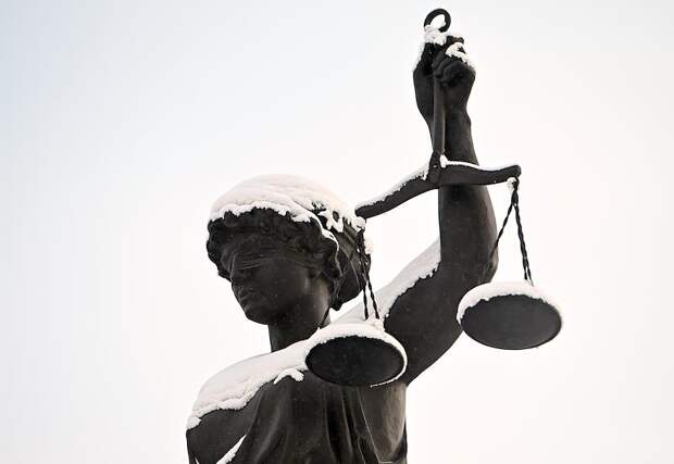 Ferrari, Mercedes и ружья премиальных марок изъяли у лидеров ОПГ из 90-х