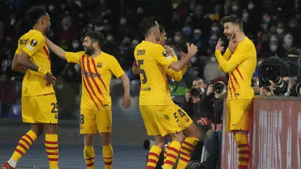 «Барселона» обыграла  «Наполи» и вышла в 1/8 финала ЛЕ