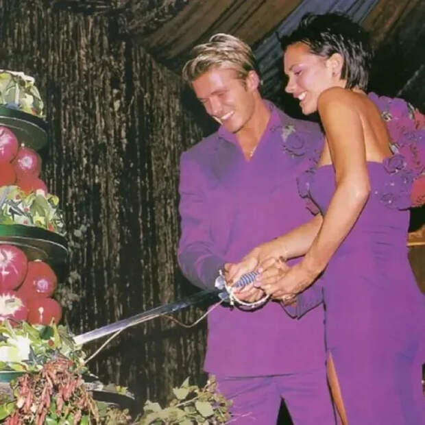 Виктория и Дэвид Бекхэм на свадьбе/Фото: victoriabeckham/Instagram*