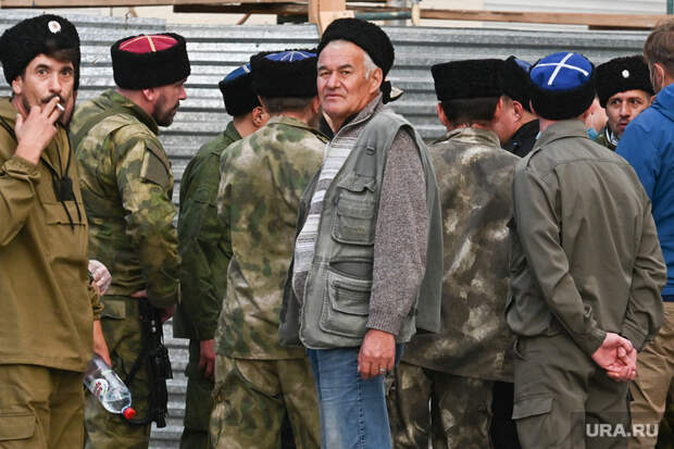 Казаки в дозоре на улицах Екатеринбурга. Необр