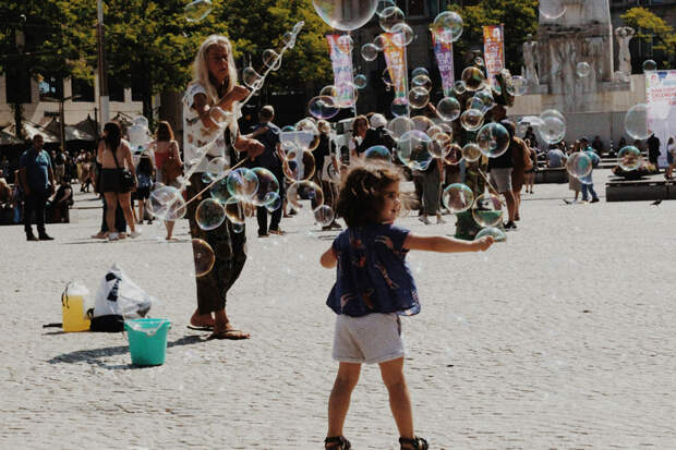 Апрель в ЦДМ — месяц сказок, спектаклей и космических приключений