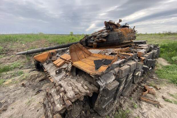 Дрон снял последние секунды жизни и отчаяние украинского танкиста