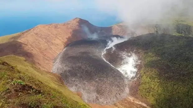 Фото: Активизировался один из древнейших вулканов Вест-Индии Активизировался один из древнейших вулканов Вест-Индии