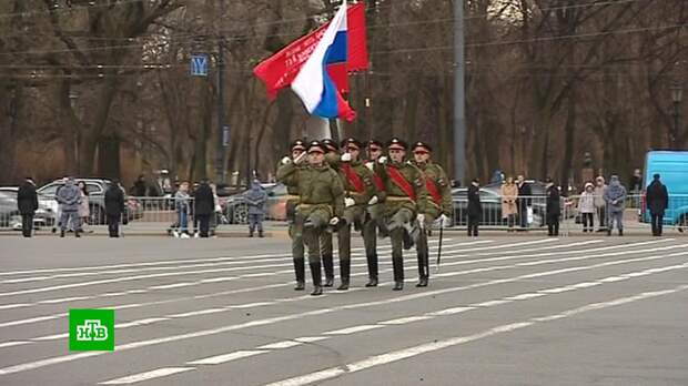 В центре Петербурга проходит первая репетиция парада Победы