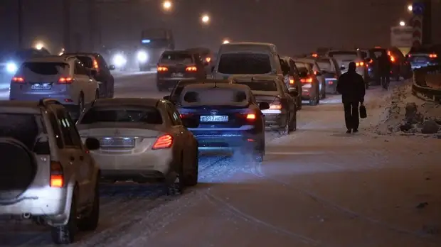 ЦОДД призвал автовладельцев в Москве к бдительности из-за гололёда