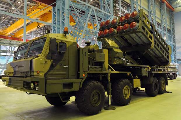 Чем привлек внимание всего мира зенитный ракетный комплекс С-350, продемонстрированный на Красной площади? Жэньминь жибао, Китай