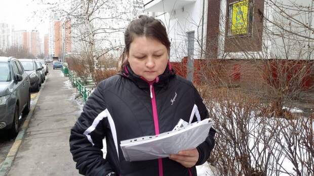 Собранные вещи Олеся Климук передаёт нуждающимся/Из личного архива