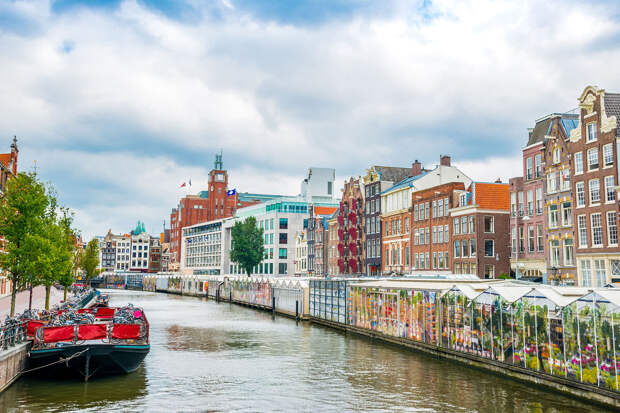 РИА: в пустующем с 2023 года здании торгпредства РФ в Амстердаме жили сквоттеры