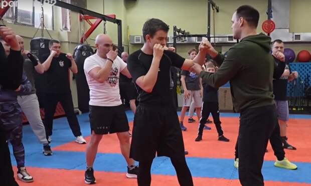 Участники СВО и их семьи приступили к тренировкам по боксу в Архангельске