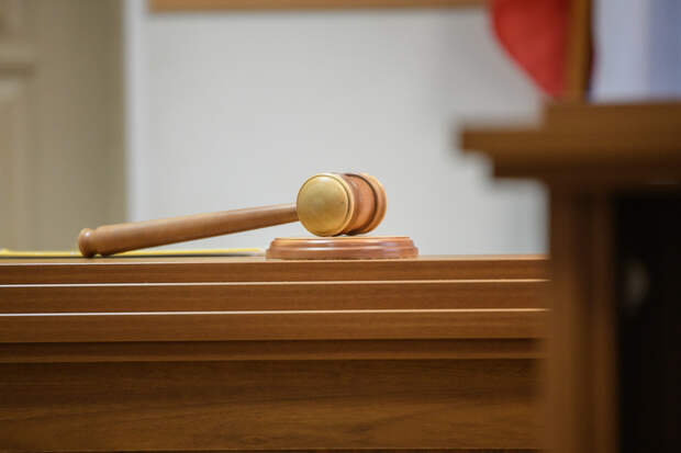 Суд в российском регионе взыскал с девятилетней наследницы долги ее матери