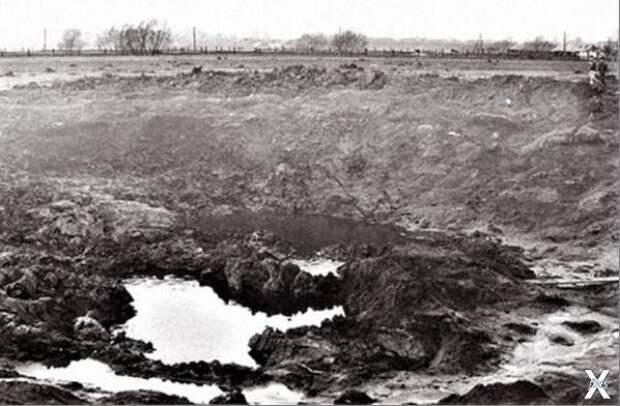 Воронка в г.Сасово. Фото 1991 г., сде...