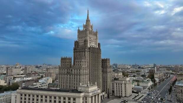 МИД готовит документы для точек беспошлинной торговли в Москве и Петербурге