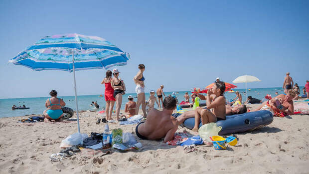 Полиция разыскала пенсионера, устроившего оргию при детях на пляже под Туапсе