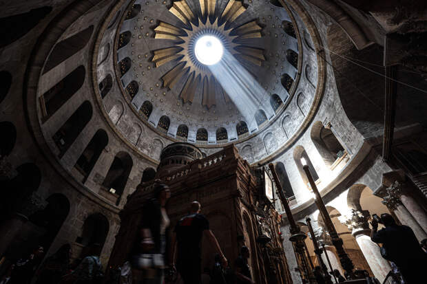 Нетаньяху велел дать патриарху Пиццабалле доступ к храму Гроба Господня