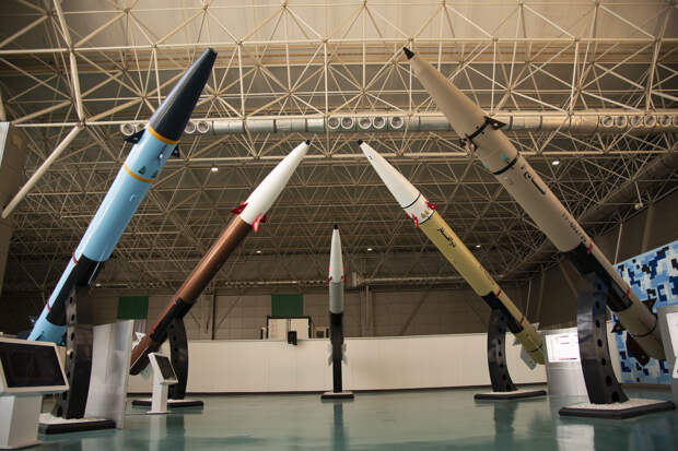 Иран нанес ракетный удар по станциям приема спутниковой связи в Израиле