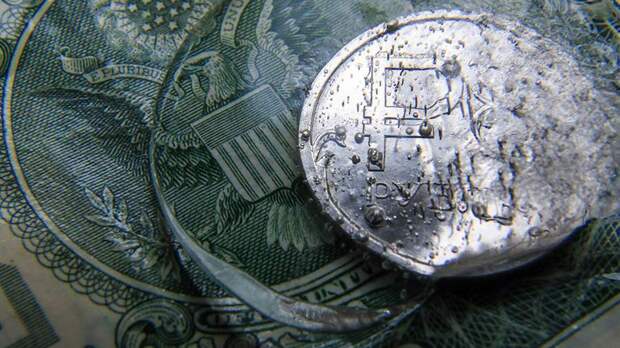 Эксперты спрогнозировали курс рубля к евро и доллару в конце весны