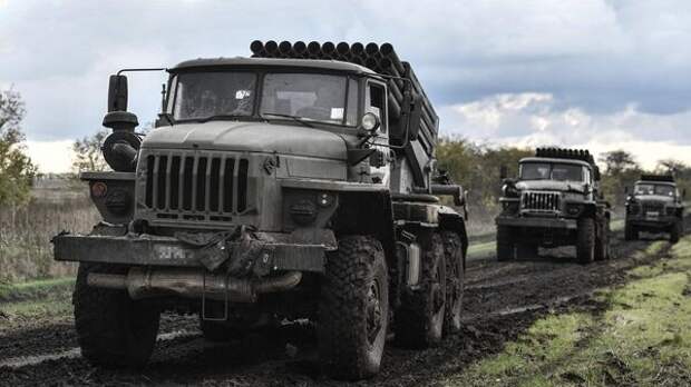 Политолог: Если не будет решения по Донбассу, Россия может начать военную кампанию в апреле-мае