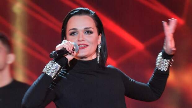 Специалист предрекла певице Славе алкогольный срыв после аскезы