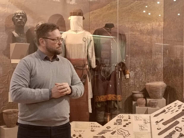 Видео: В Смоленский исторический музей археологи передали находки из Гнёздова