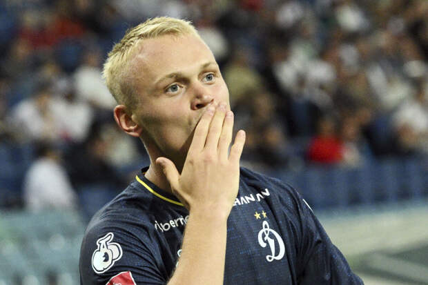 Тренер Балахнин: в России нет сильного нападающего, поэтому Дзюба до 40 и играет