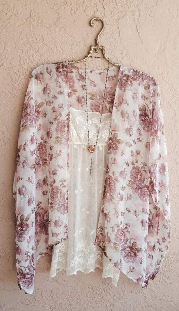 Romantic pastel floral kimono- I want this top and kimono: 