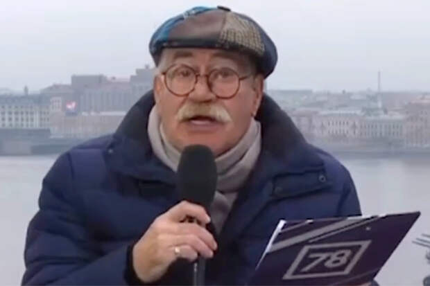 69-летний российский телеведущий в прямом эфире упал с самоката и ударился головой