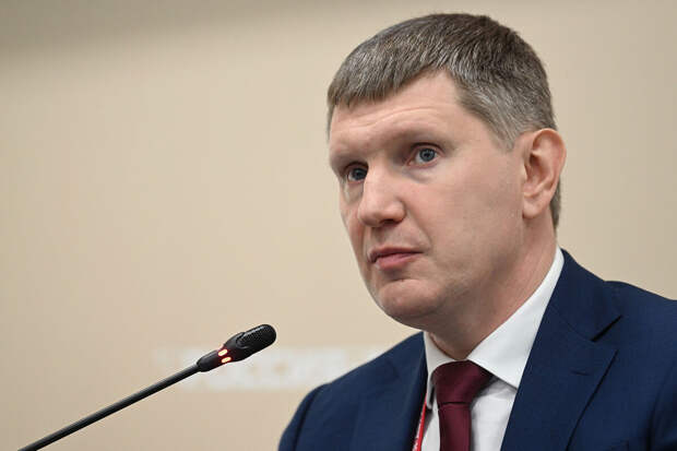 Решетников: Минэк предложил вернуть россиянам деньги за туры на Ближний Восток