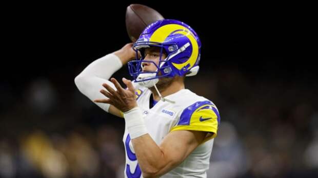 star-nfl-quarterback-could-be-shut-down-year-numbness-legs-sunday-stafford