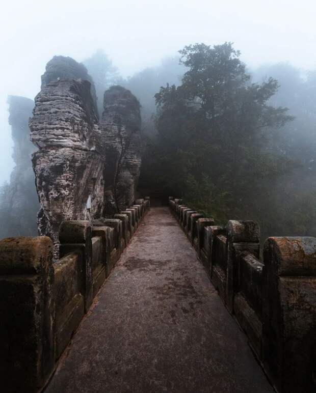 7. Бастайский мост — историческая достопримечательность в Саксонской Швейцарии, на правом берегу реки Эльба в восточной части Германии