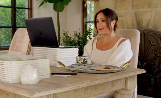 Видео дня: первое появление Меган Маркл в сети после рождения дочери