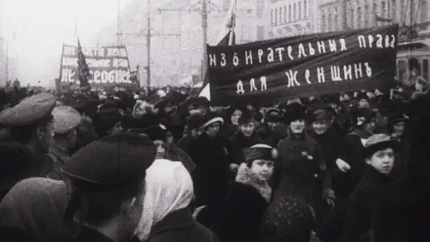 Социолог рассказала, как советская власть присвоила себе победу равноправия