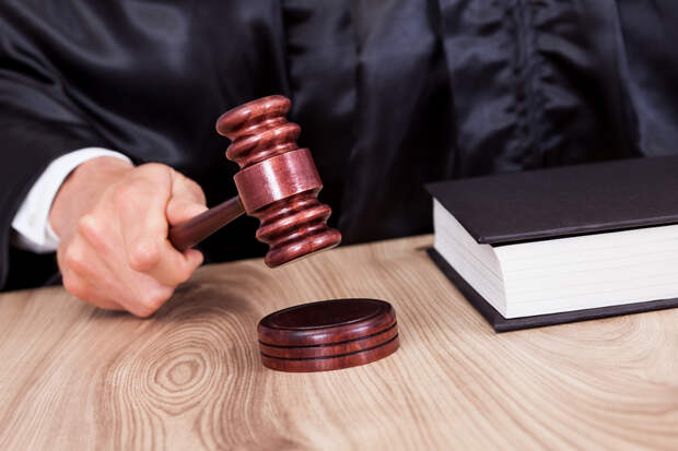 Экс-сотрудник полиции Адыгеи осужден за махинации с договором купли-продажи квартиры