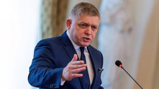 Фицо осудил Зеленского за угрозы в адрес Орбана